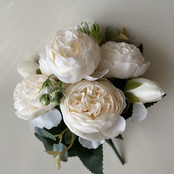 Букет пионовидных роз/ белые